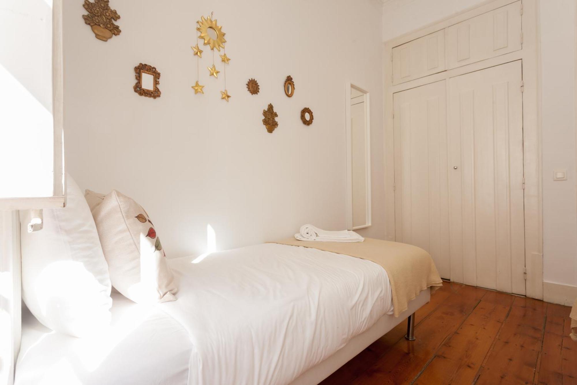 Tejo Vintage Three-Bedroom Apartment - By Lu Holidays Lisboa Kültér fotó